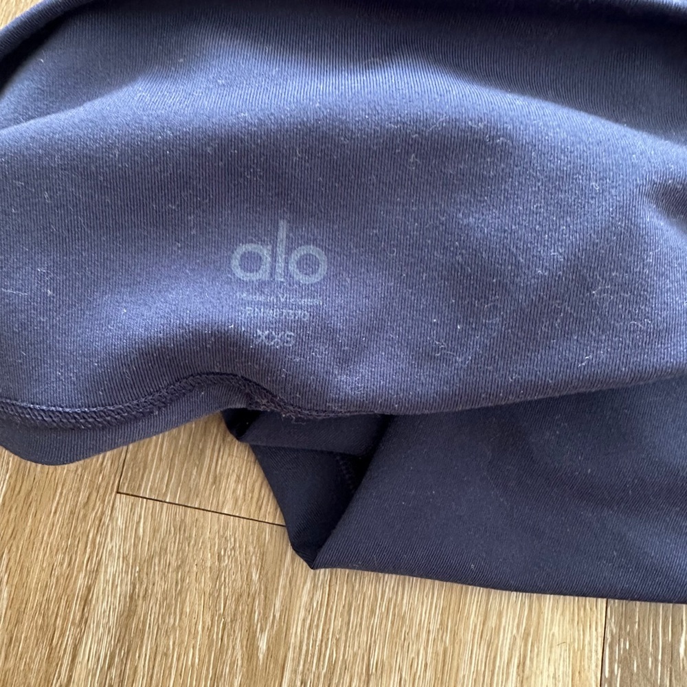 ALO Yoga Navy Leggings - Picture 4 of 4